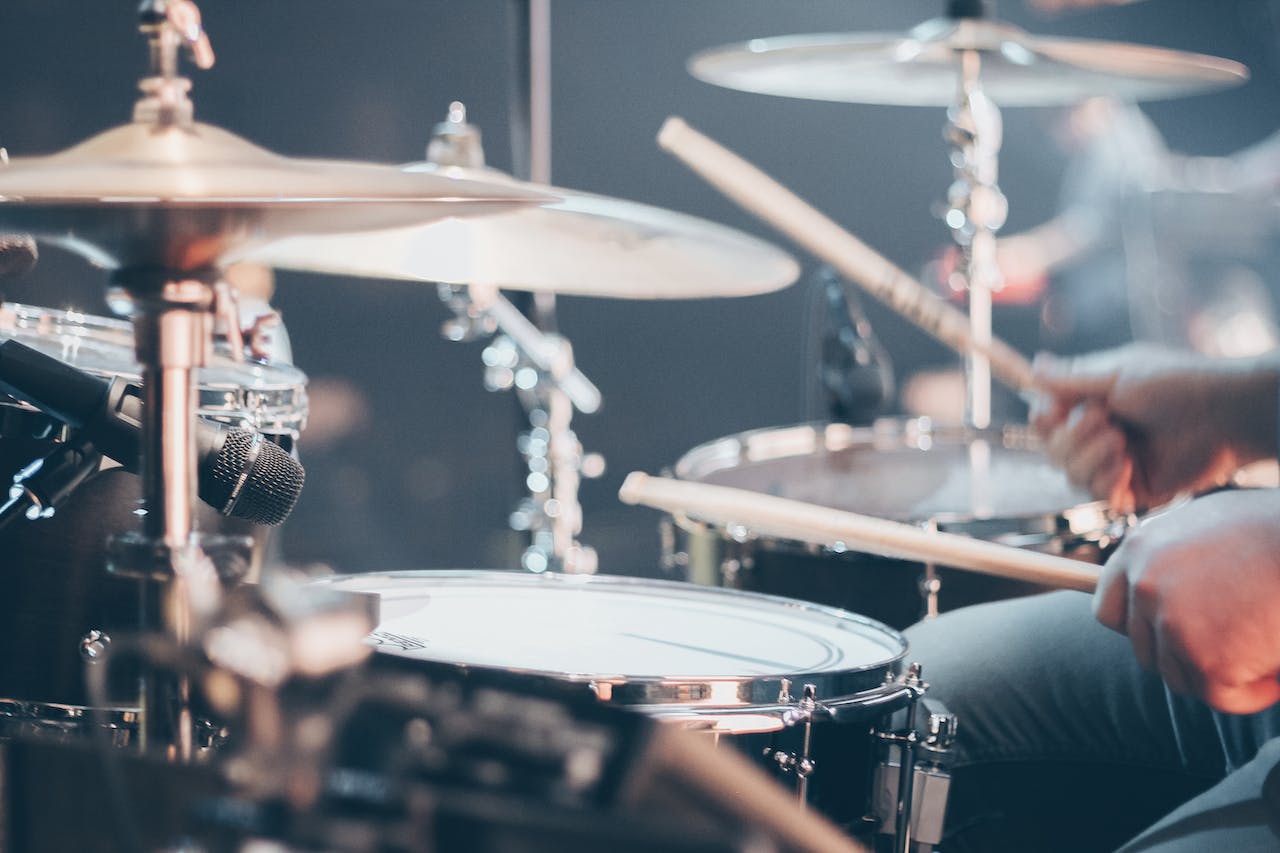 Musik Schlagzeug seitlich Zusammenhang zwischen Instrumente lernen und Intelligenz